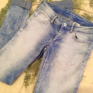 ACID WASH SKINNY JEANS